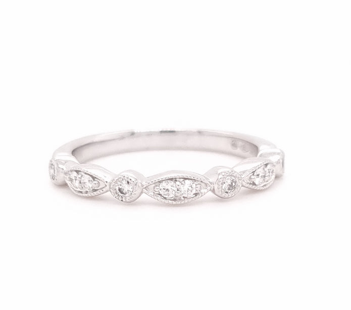 18ct White Gold Diamond Ring 11