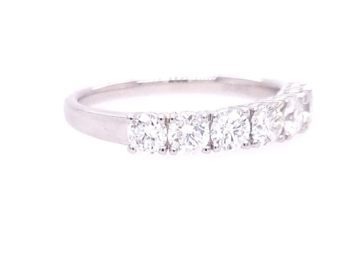 18ct White Gold Diamond Ring 9