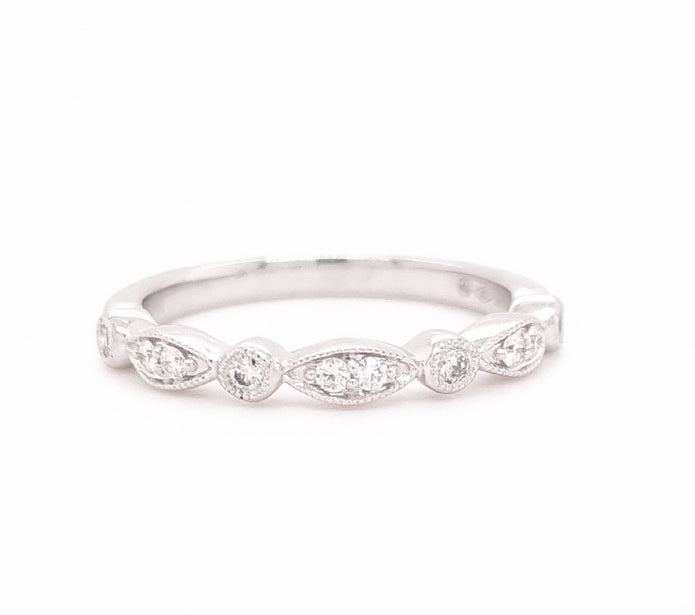 18ct White Gold Diamond Ring 11