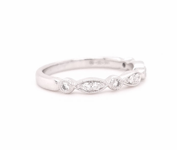 18ct White Gold Diamond Ring 11