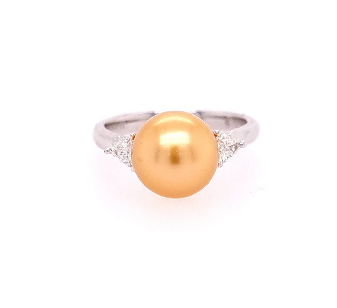 18ct White Gold South Sea Pearl And Diamond Ring