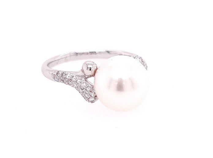 18ct White Gold South Sea Pearl And Diamond Ring 2