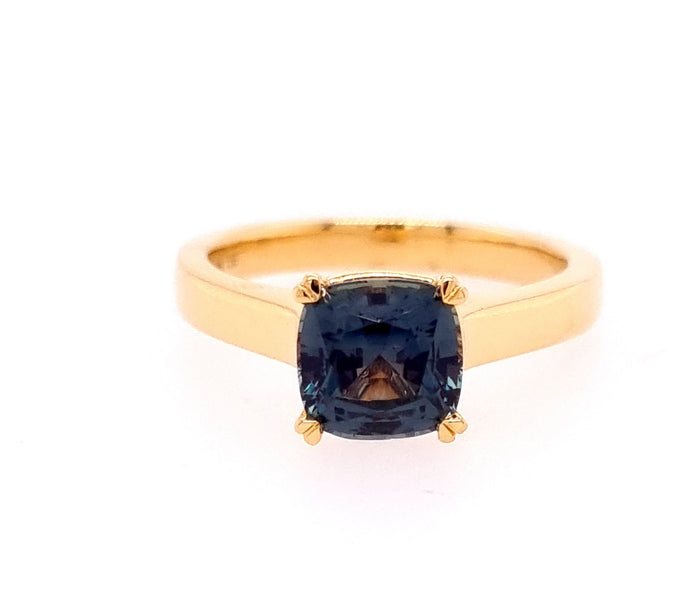 18ct Yellow Gold Sapphire Ring