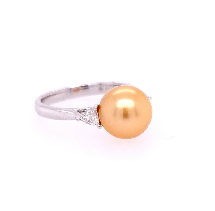 18ct White Gold South Sea Pearl and Diamond Ring